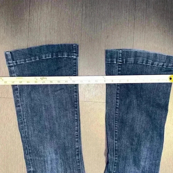 Women's Gap Blue Jeans Size 10 Curvy Stetch Bell Bottom Flared Dark Wash - Picture 7 of 11